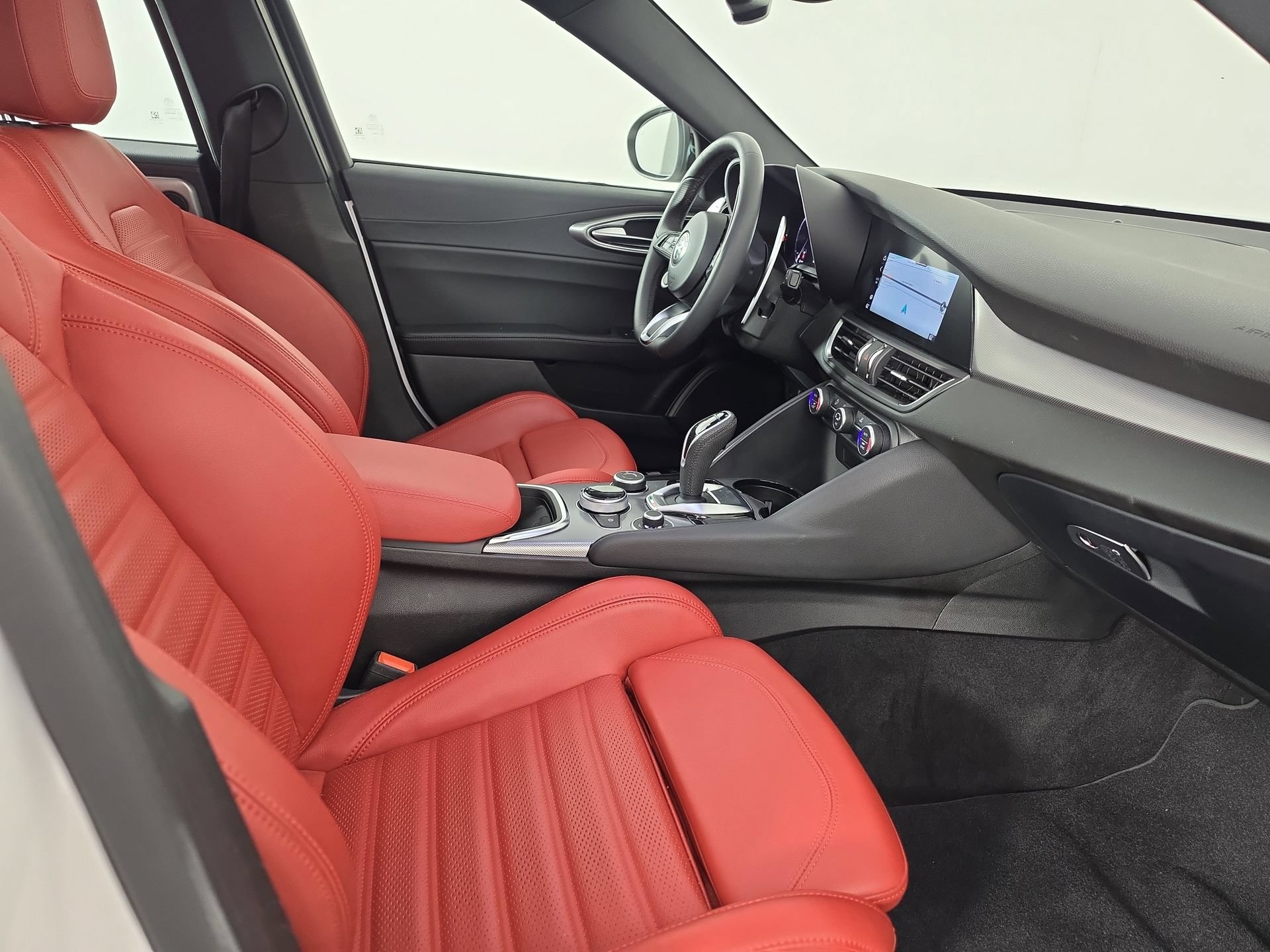 Used 2025 Alfa Romeo Giulia w/ Veloce Package Rwd image 42