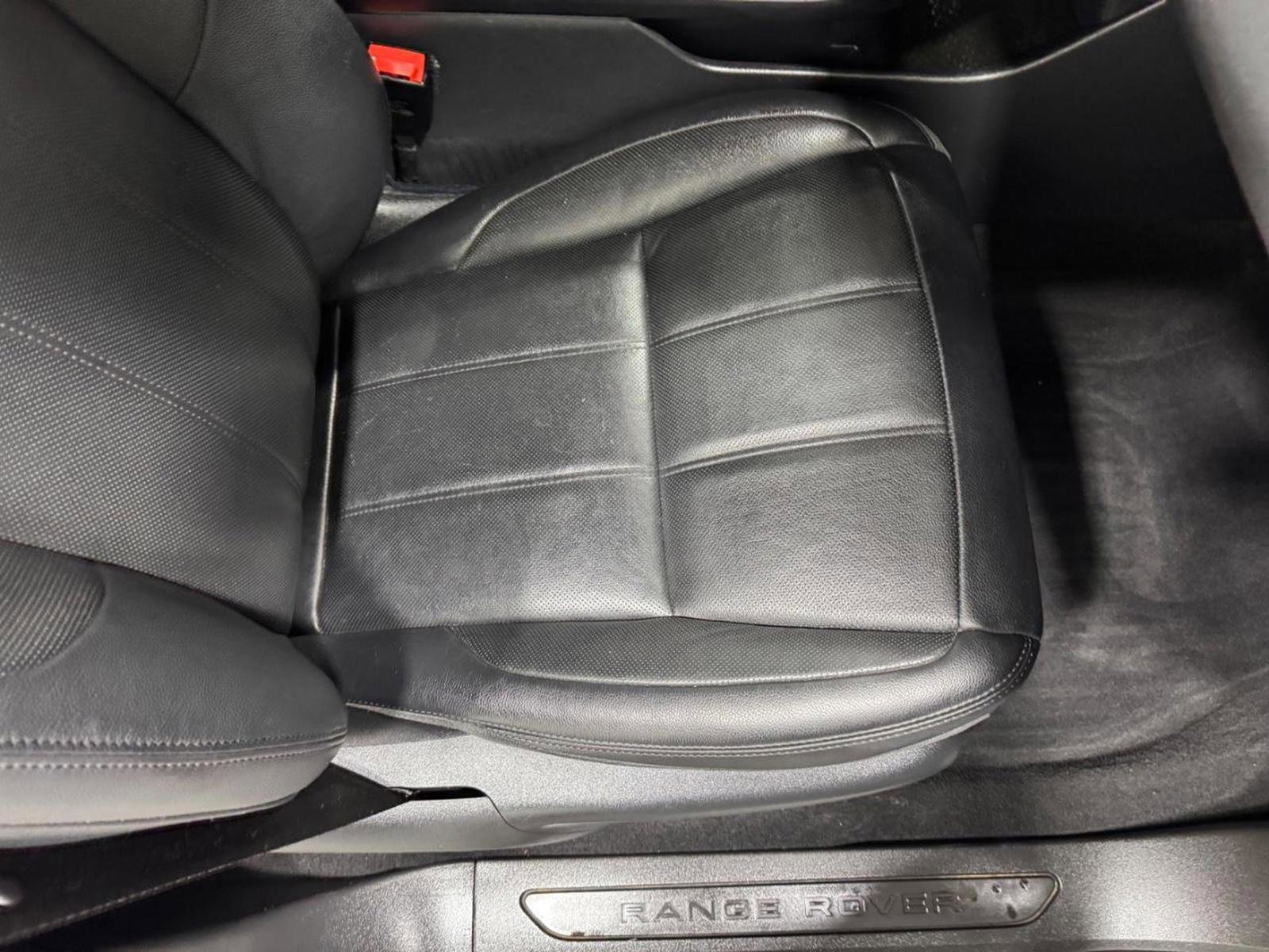 Used 2020 Land Rover Range Rover Evoque S image 19