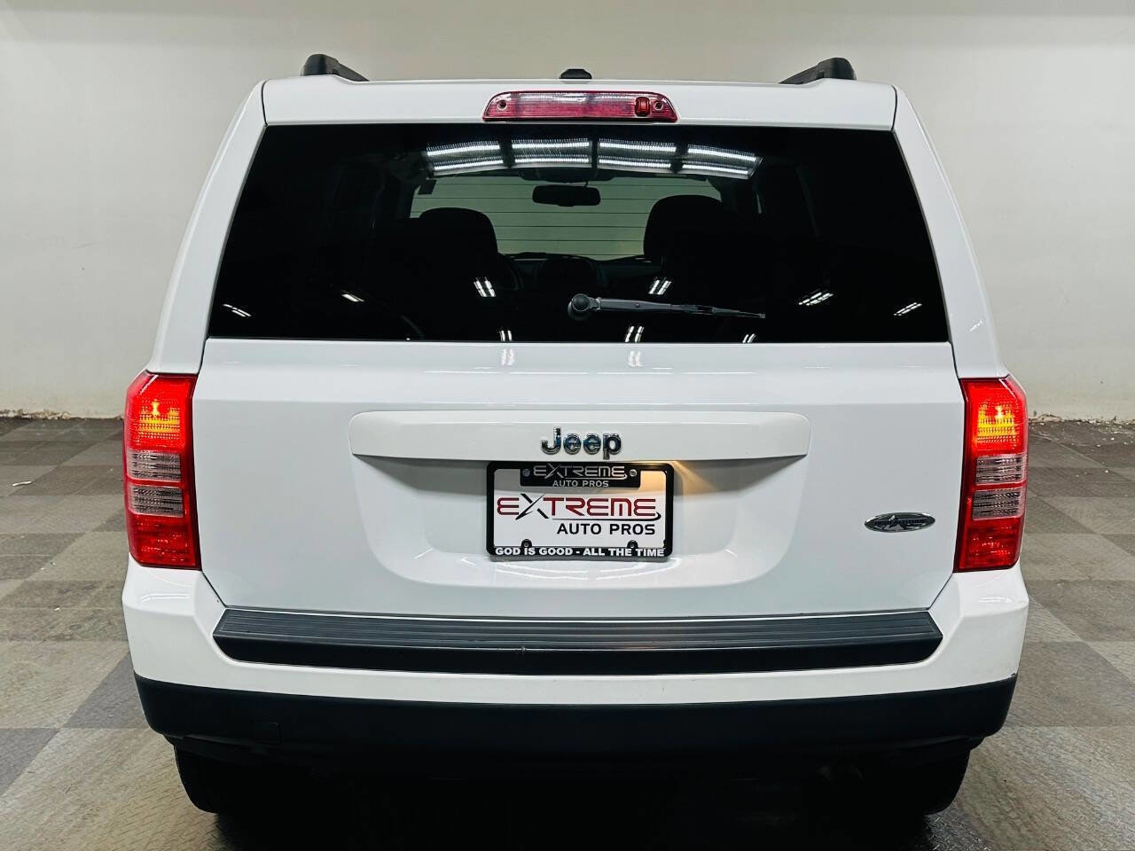 Used 2015 Jeep Patriot High Altitude FWD image 5