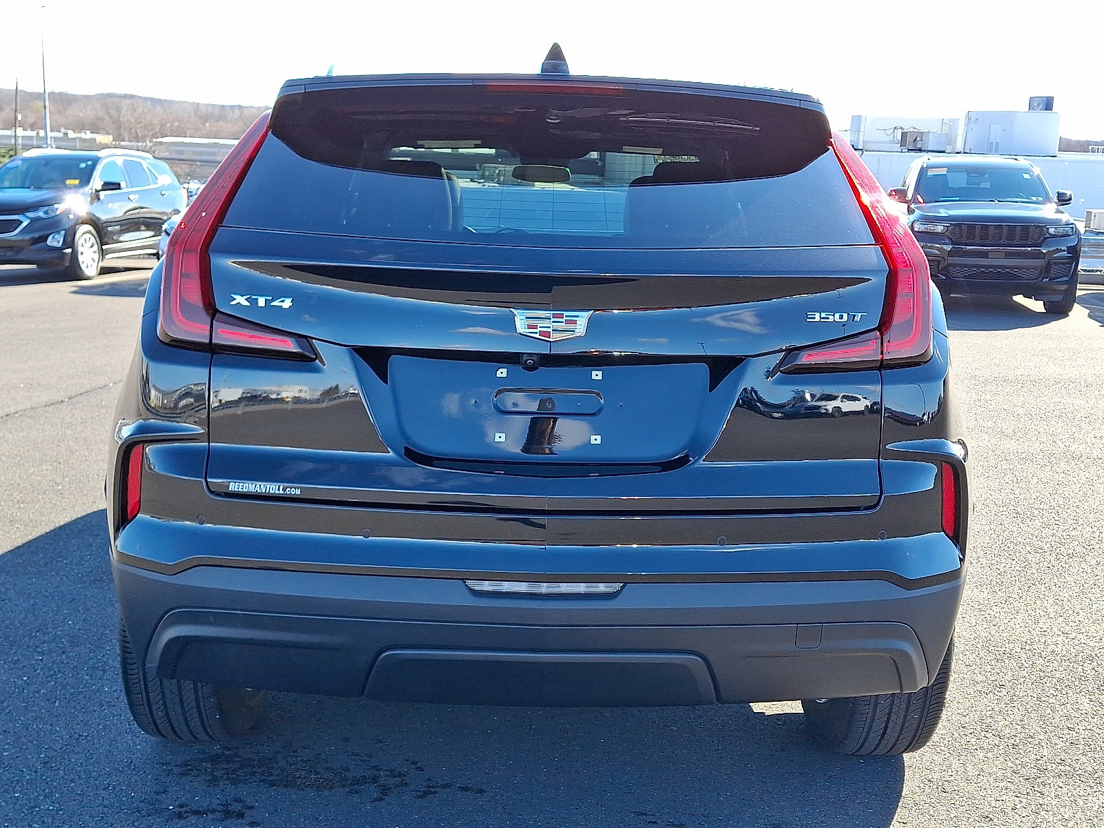Used 2024 Cadillac XT4 Luxury w/ Cold Weather Package image 5