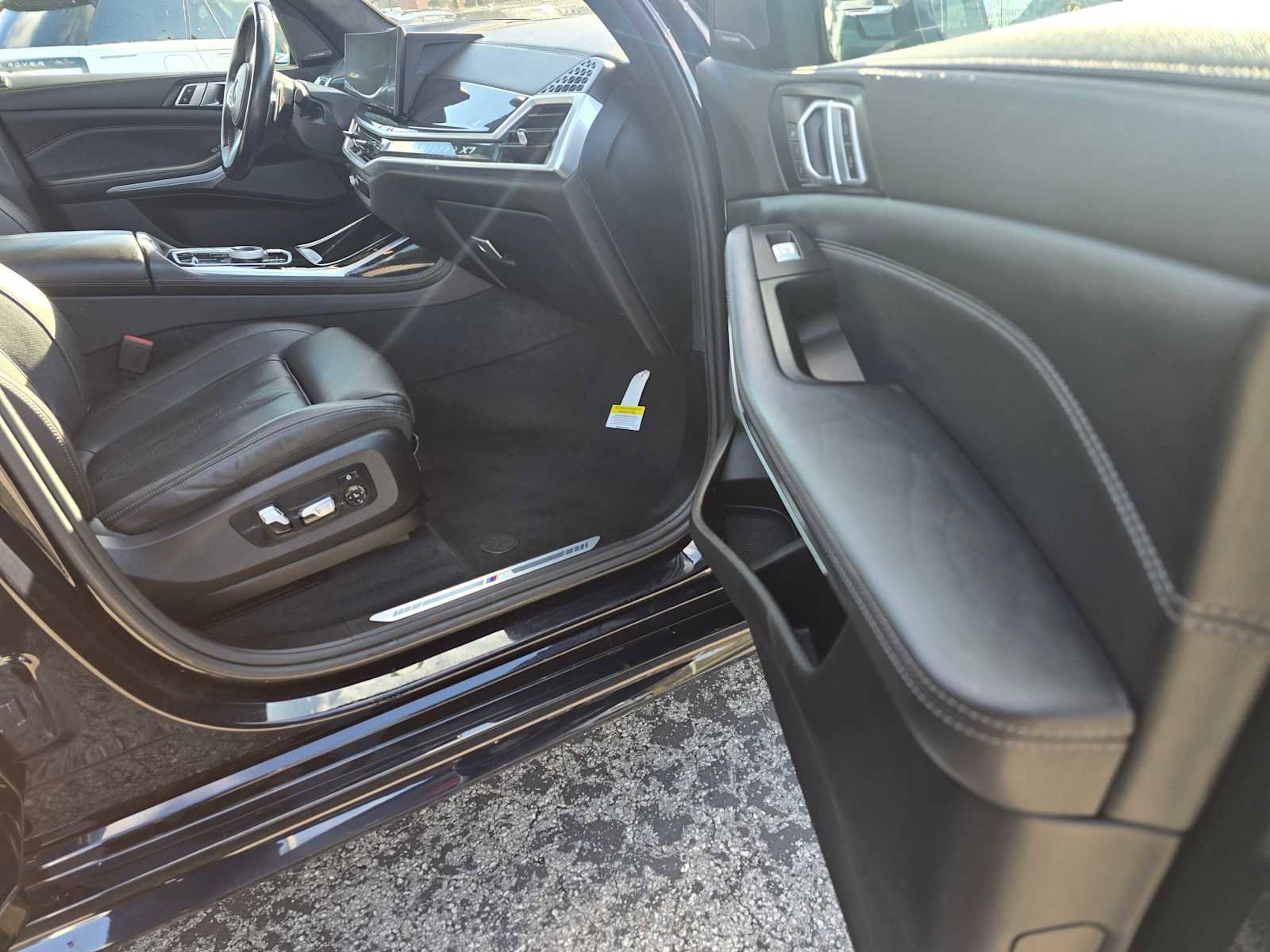 Used 2023 BMW X7 xDrive40i w/ M Sport Package image 10