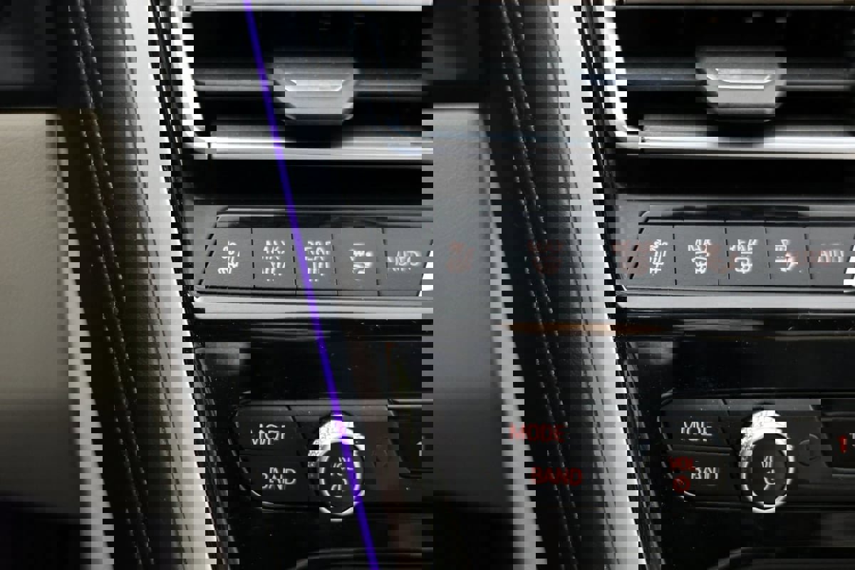 Used 2019 BMW M850i xDrive M850i xDrive w/ Comfort Seating Package image 9