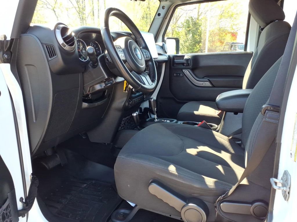 Used 2017 Jeep Wrangler Unlimited Sport w/ Quick Order Package 24S AWD/4WD image 12