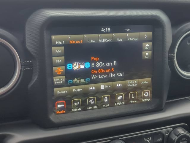 Used 2022 Jeep Wrangler Unlimited Sahara w/ Cold Weather Group AWD/4WD image 16