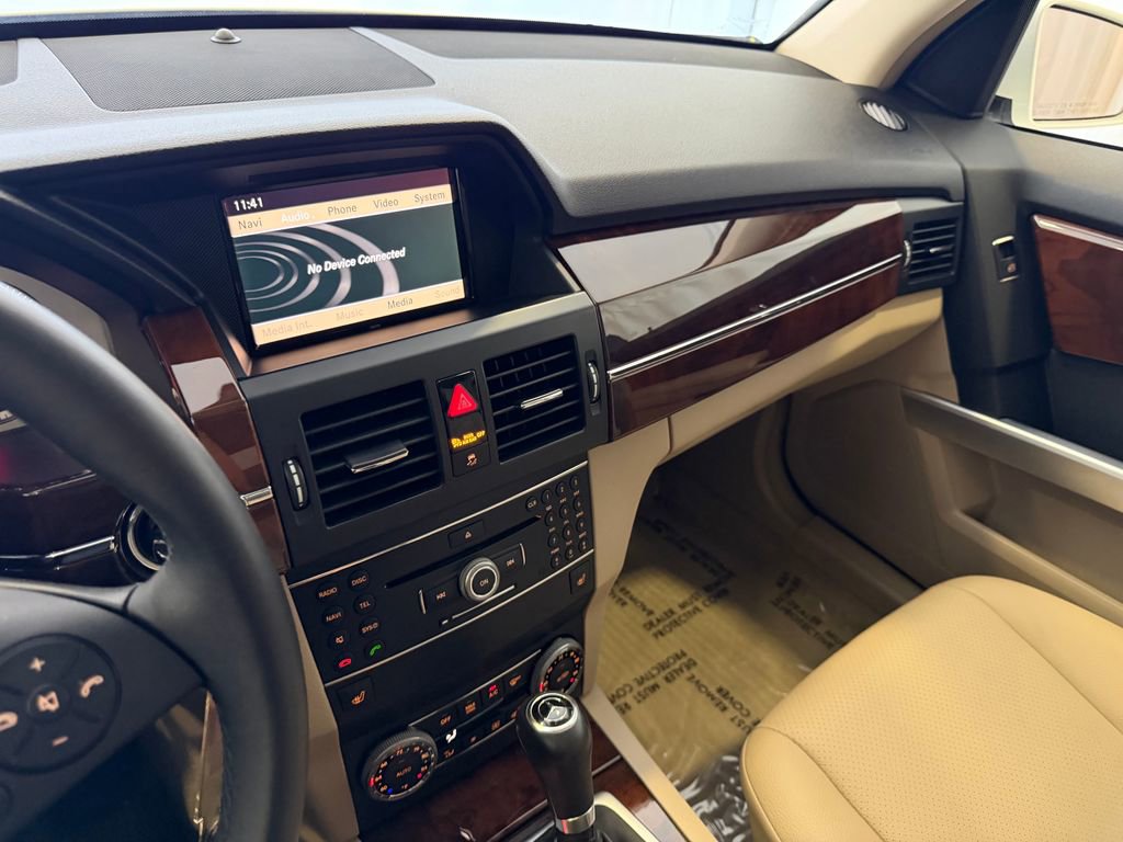 Used 2011 Mercedes-Benz GLK 350 4MATIC image 18
