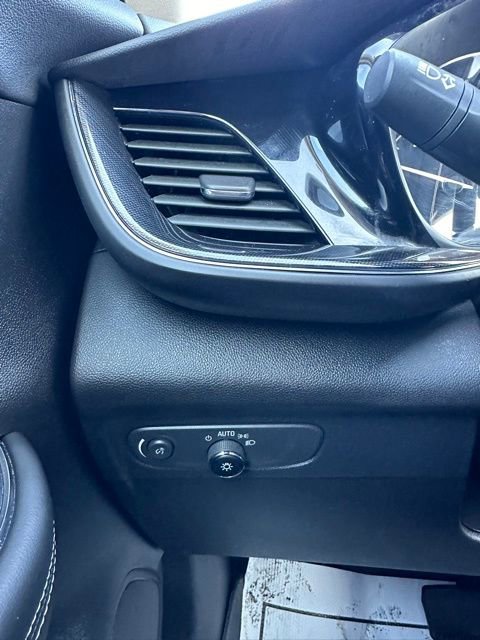 Used 2023 Buick Envision Preferred image 34