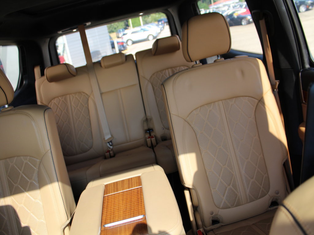 Used 2023 Jeep Grand Wagoneer Series III w/ Rear Seat Video Group 1 AWD/4WD image 30