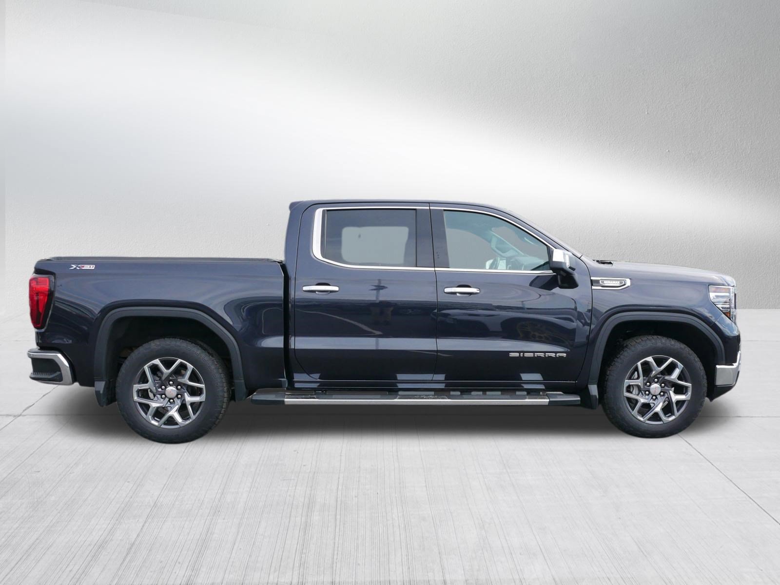 Used 2022 GMC Sierra 1500 SLT w/ SLT Premium Plus Package AWD/4WD image 8