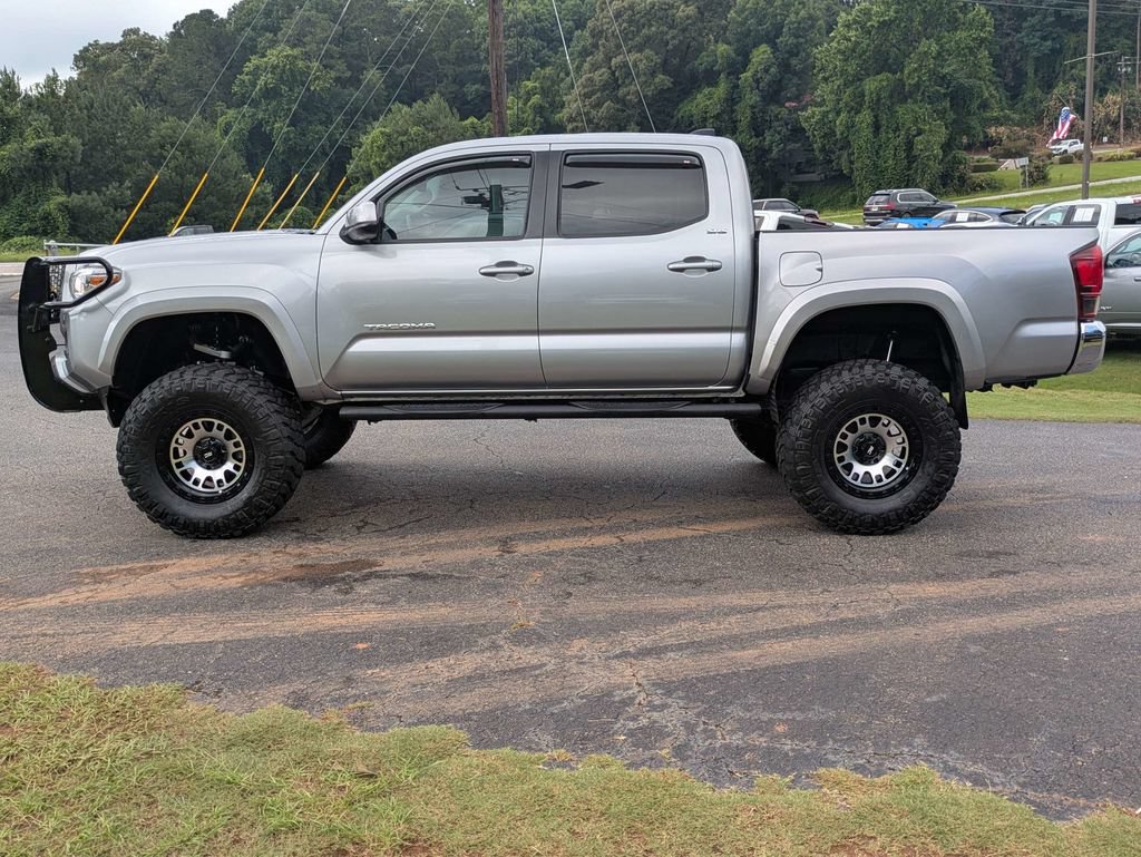 Used 2021 Toyota Tacoma SR5 RWD image 3