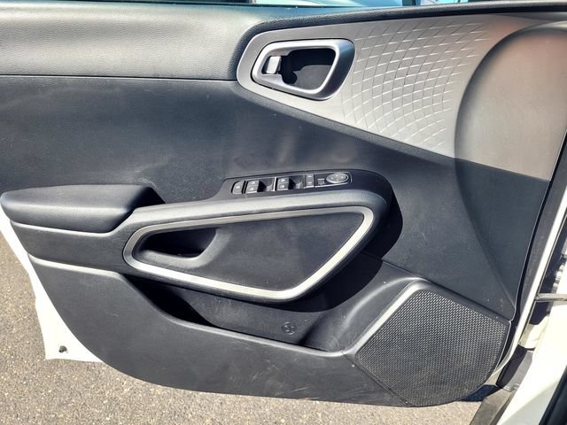 Used 2023 Kia Soul S FWD image 14