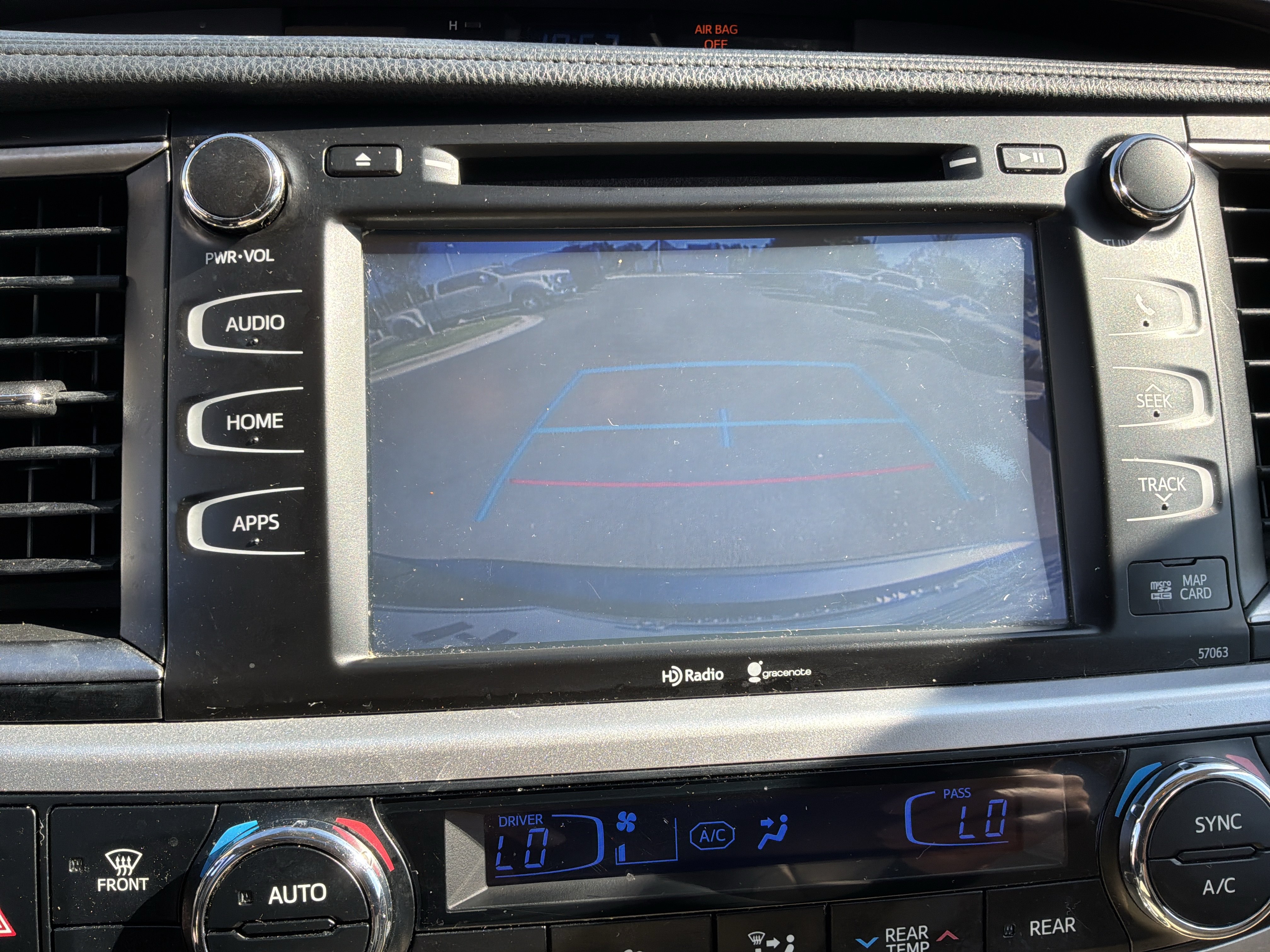 Used 2015 Toyota Highlander XLE AWD/4WD image 25