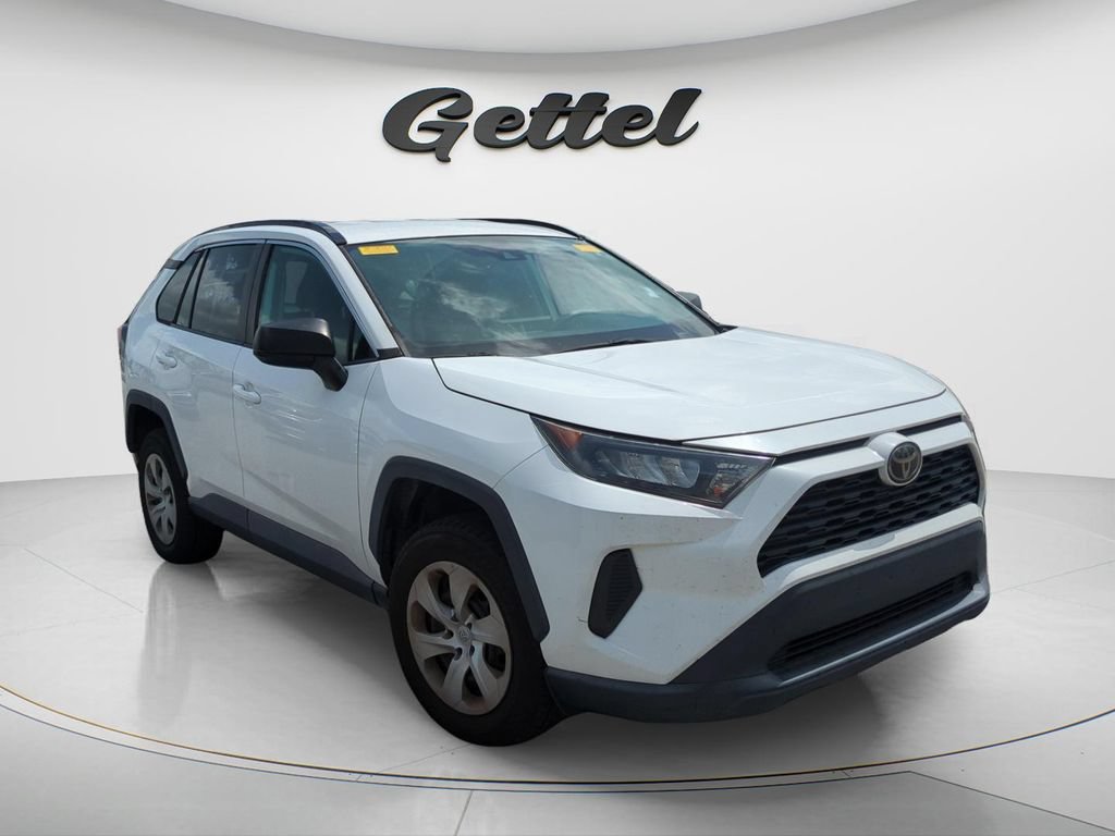 Used 2019 Toyota RAV4 LE FWD image 13