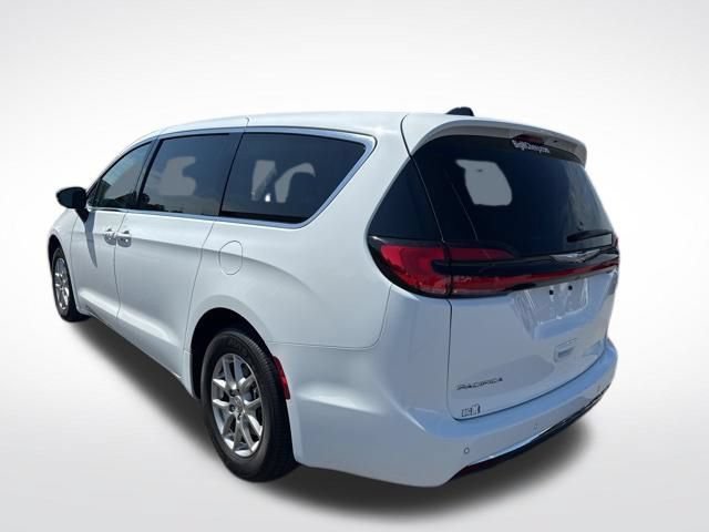 Used 2024 Chrysler Pacifica Touring-L FWD video 3