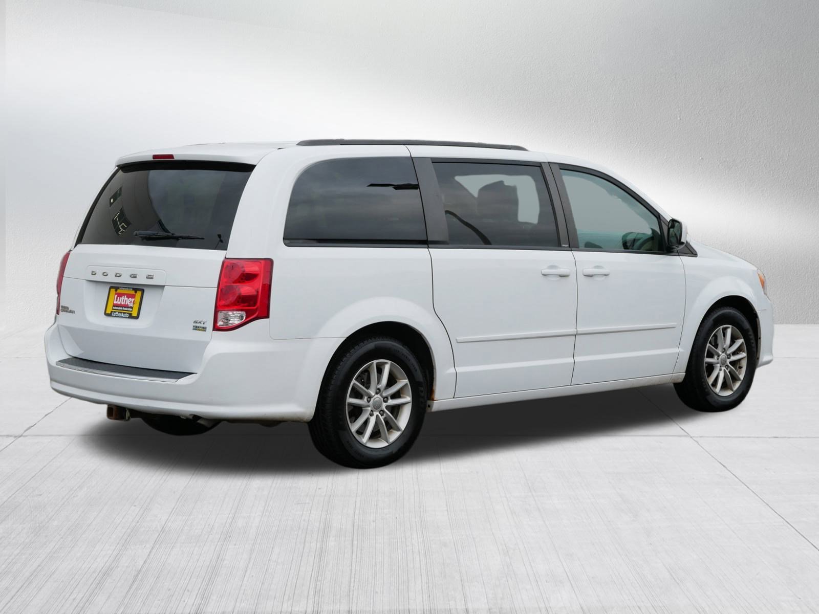 Used 2014 Dodge Grand Caravan SXT image 6