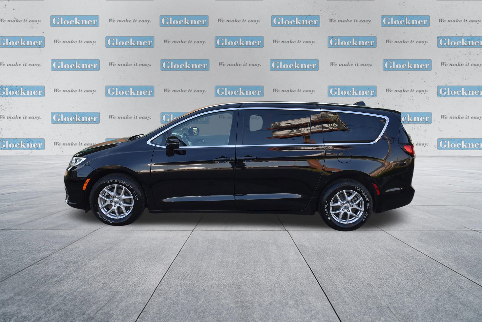 Used 2024 Chrysler Pacifica Touring-L image 10
