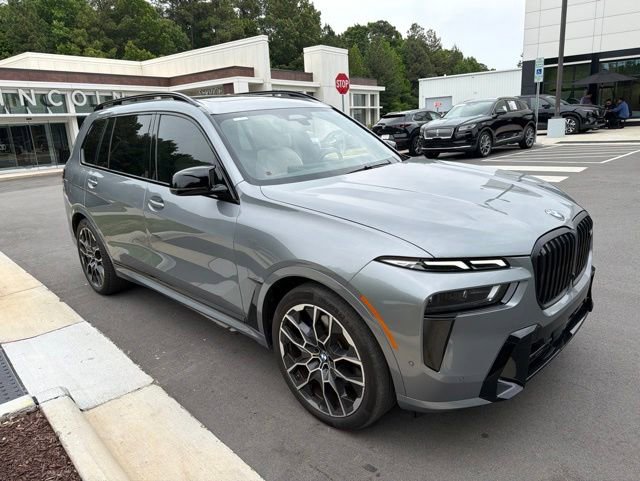 Used 2024 BMW X7 M60i AWD/4WD image 7