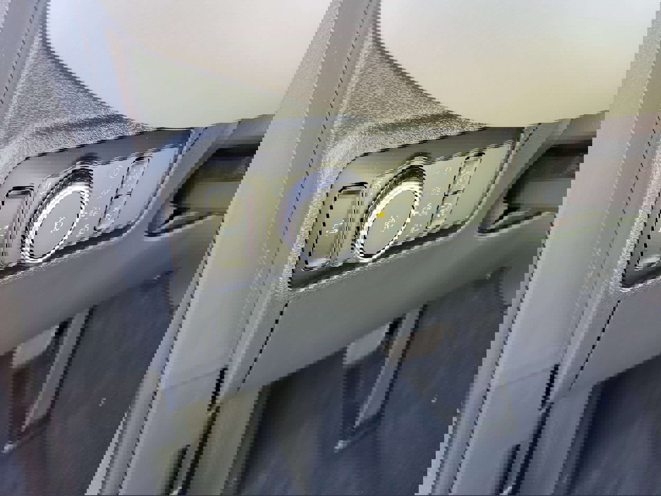 New 2026 Ford Explorer Active w/ Active Comfort Package image 22