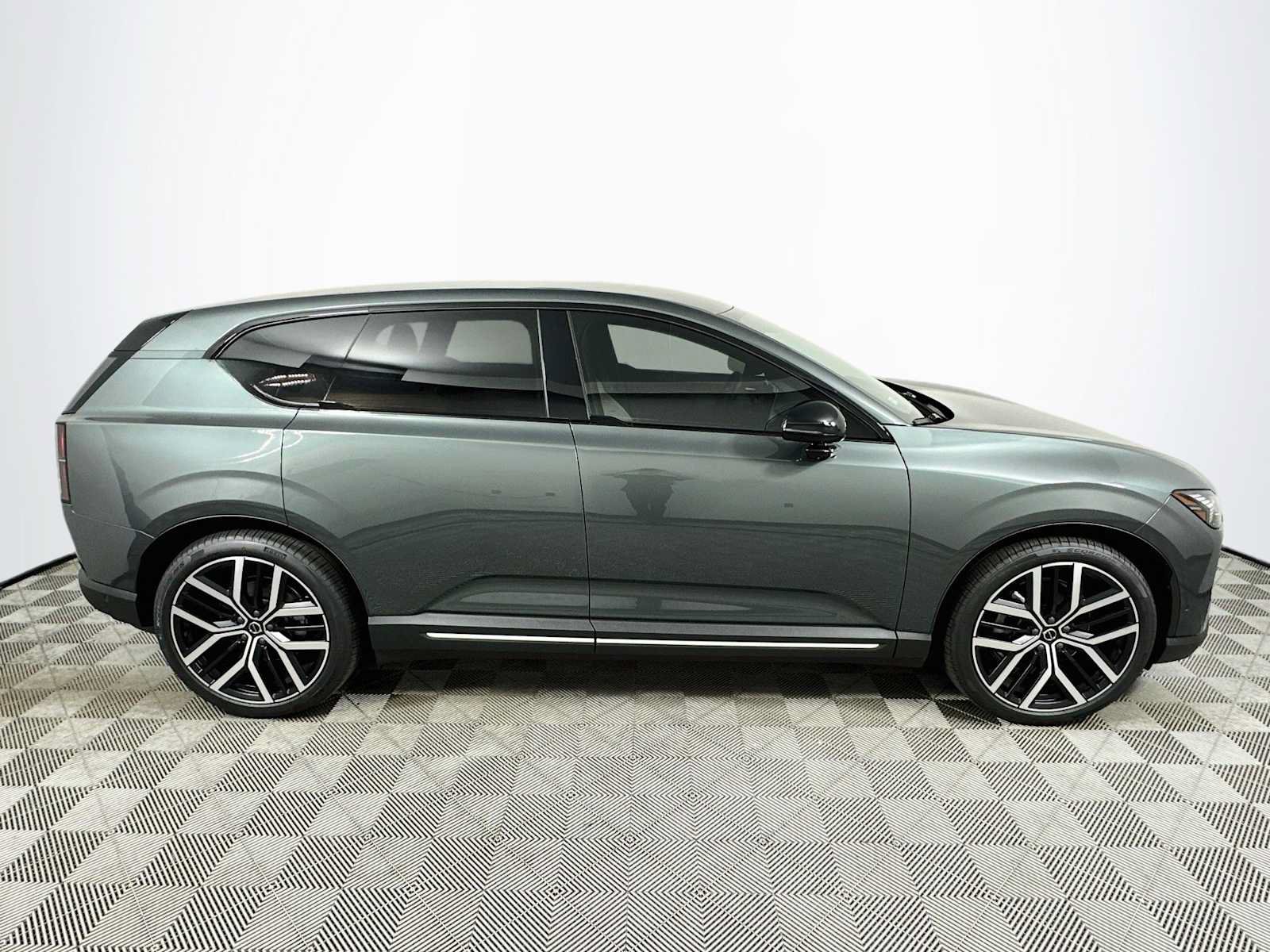 New 2027 Volvo EX60 Ultra AWD/4WD image 8