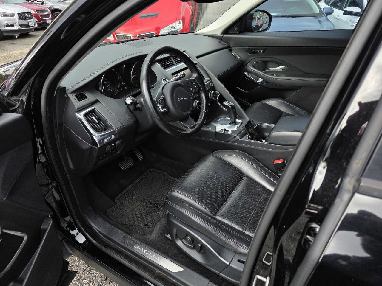 Used 2019 Jaguar E-PACE SE image 9