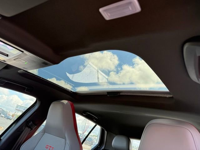 New 2025 Volkswagen GTI SE FWD image 6