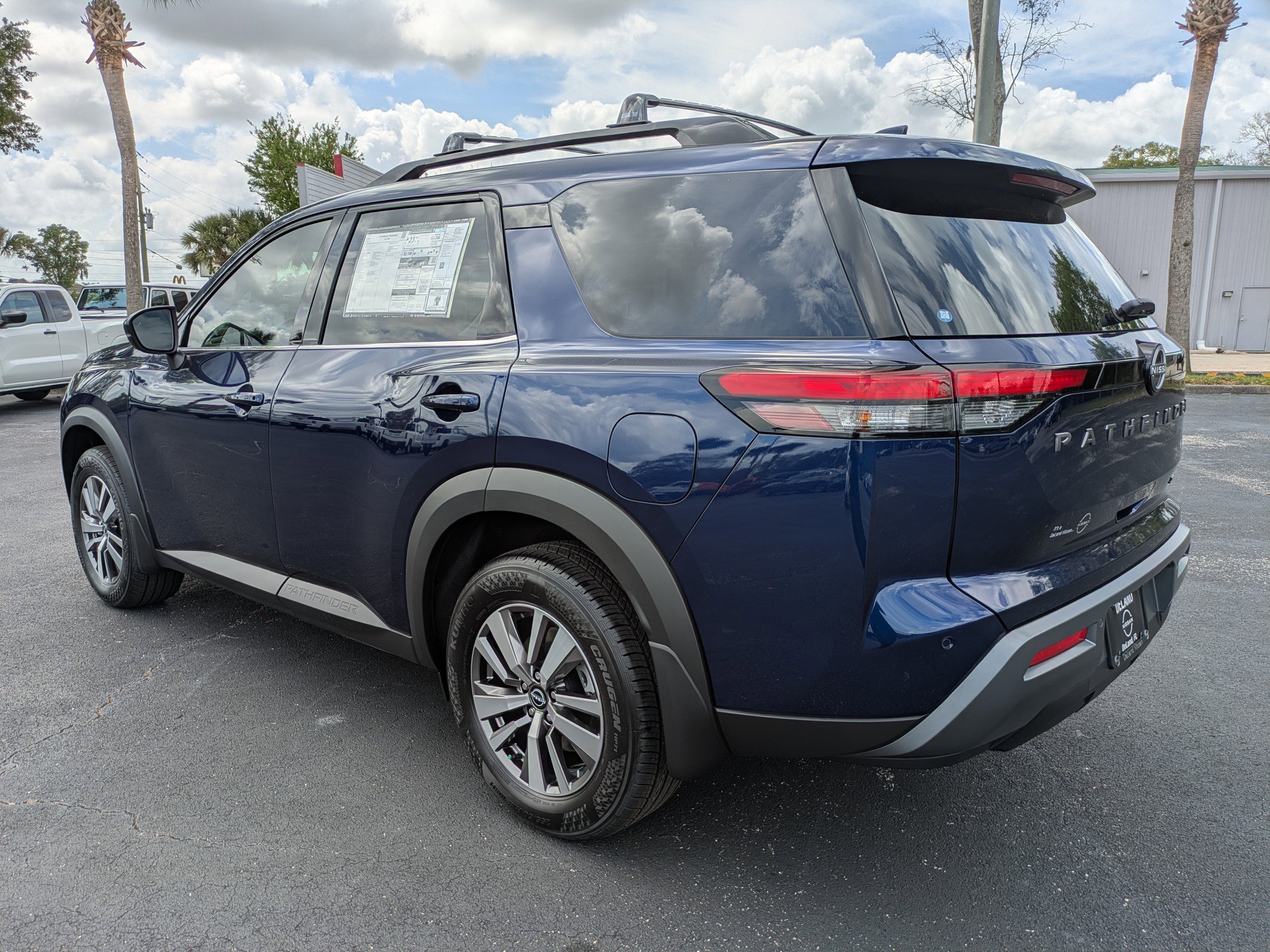 New 2026 Nissan Pathfinder SL FWD image 6