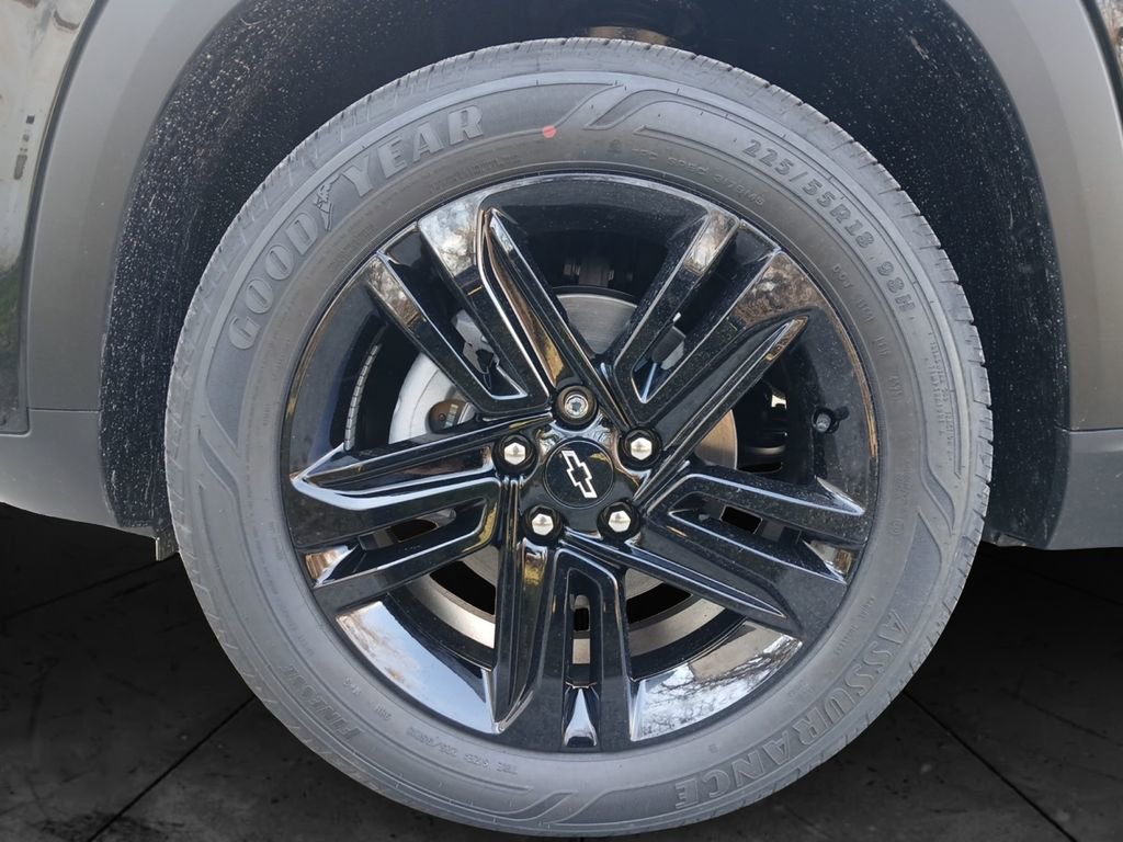 New 2026 Chevrolet Trax ACTIV w/ Driver Confidence Package FWD image 14