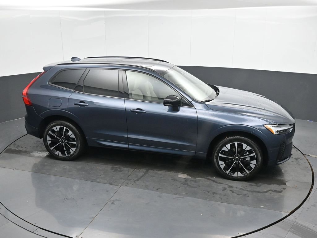 New 2026 Volvo XC60 B5 Plus w/ Protection Package Premier image 32