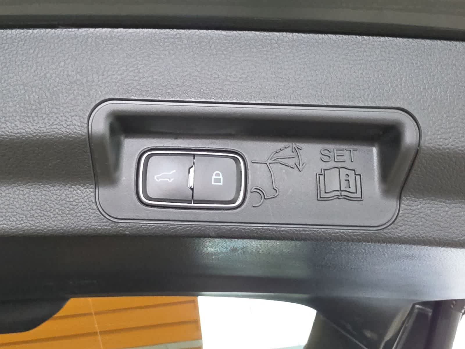 Used 2023 Ford Explorer XLT w/ Equipment Group 202A AWD/4WD image 36