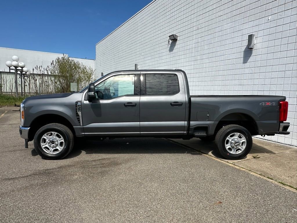 New 2026 Ford F350 XLT AWD/4WD image 2
