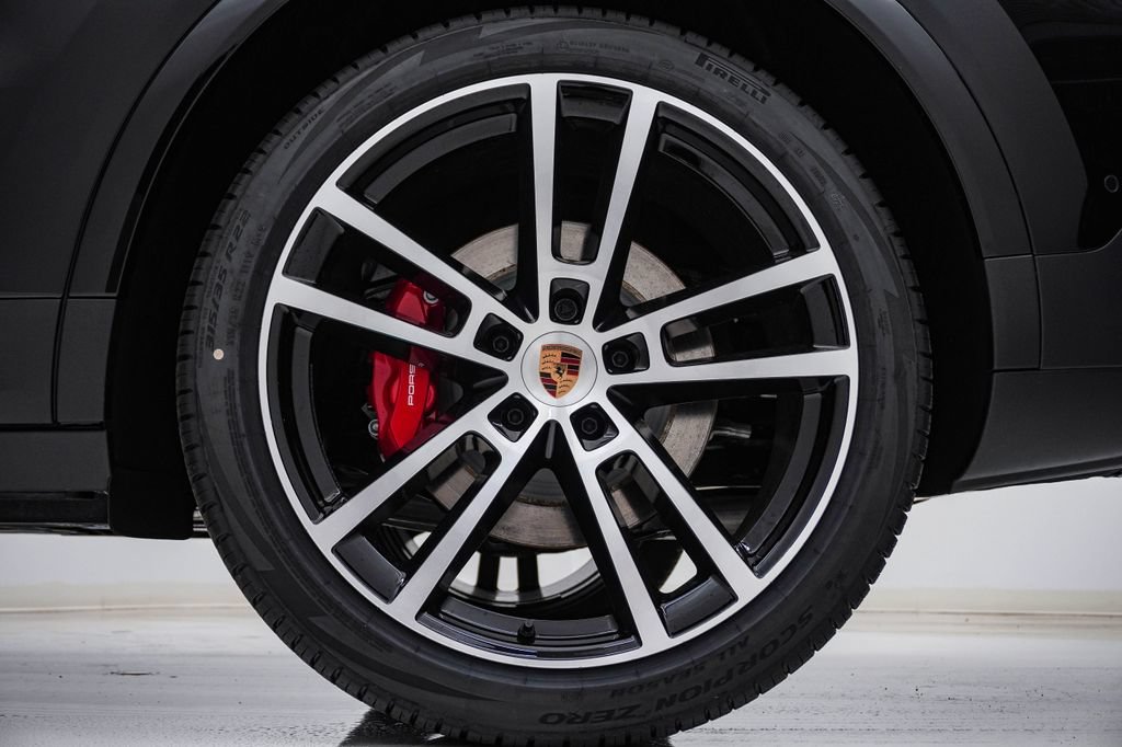New 2026 Porsche Cayenne S AWD/4WD image 13