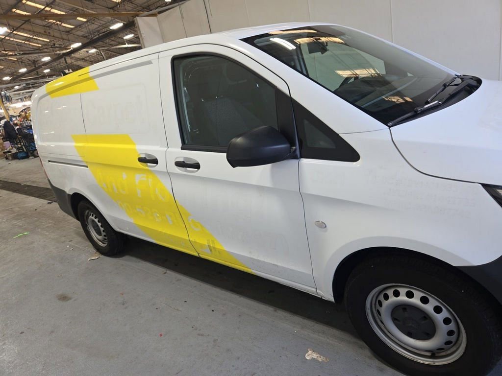 Used 2022 Mercedes-Benz Metris image 3