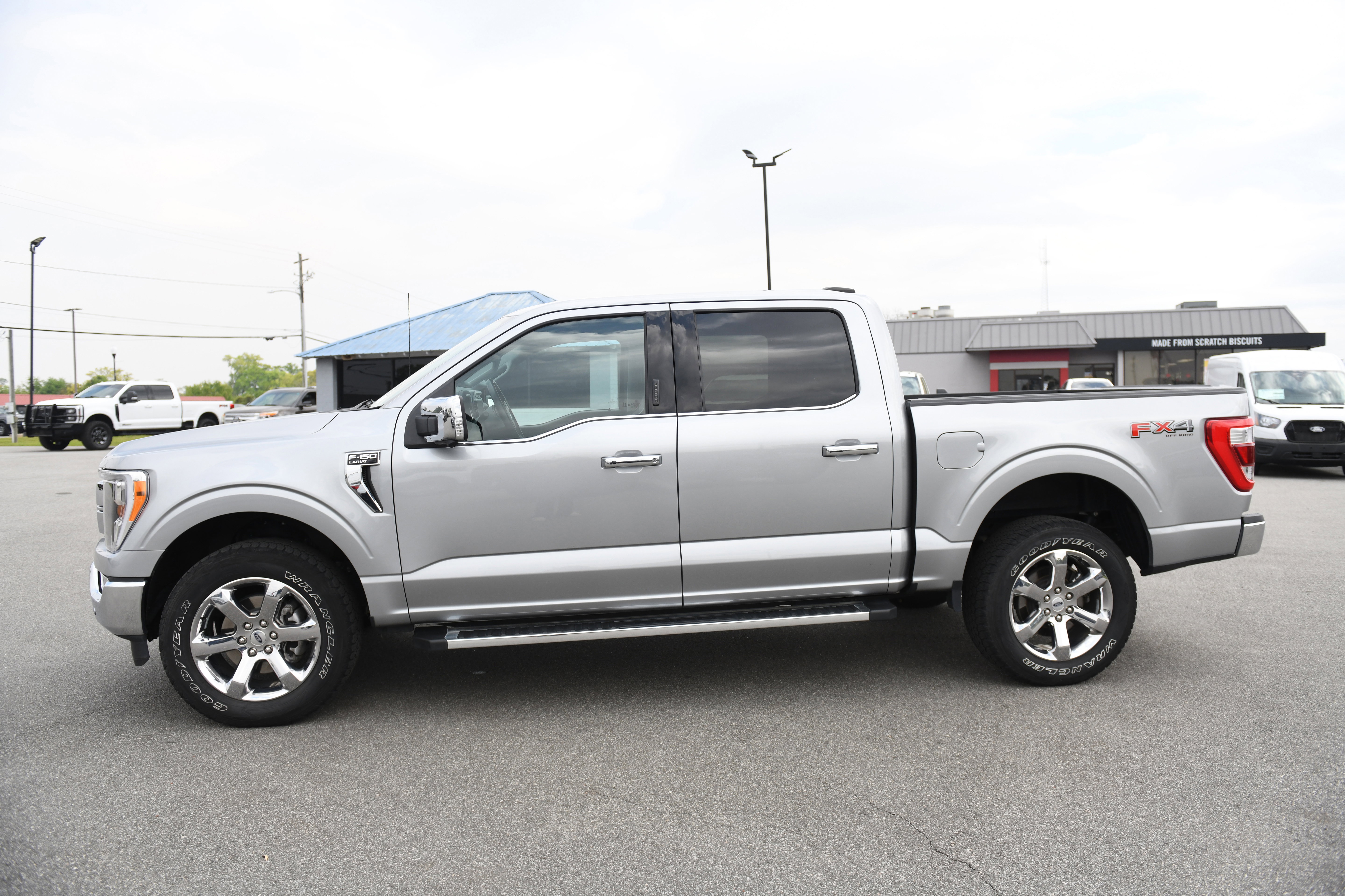 Used 2023 Ford F150 Lariat w/ Max Trailer Tow Package image 10