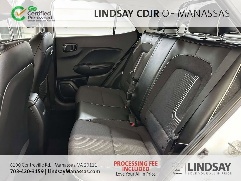 Used 2023 Hyundai Venue Limited image 22