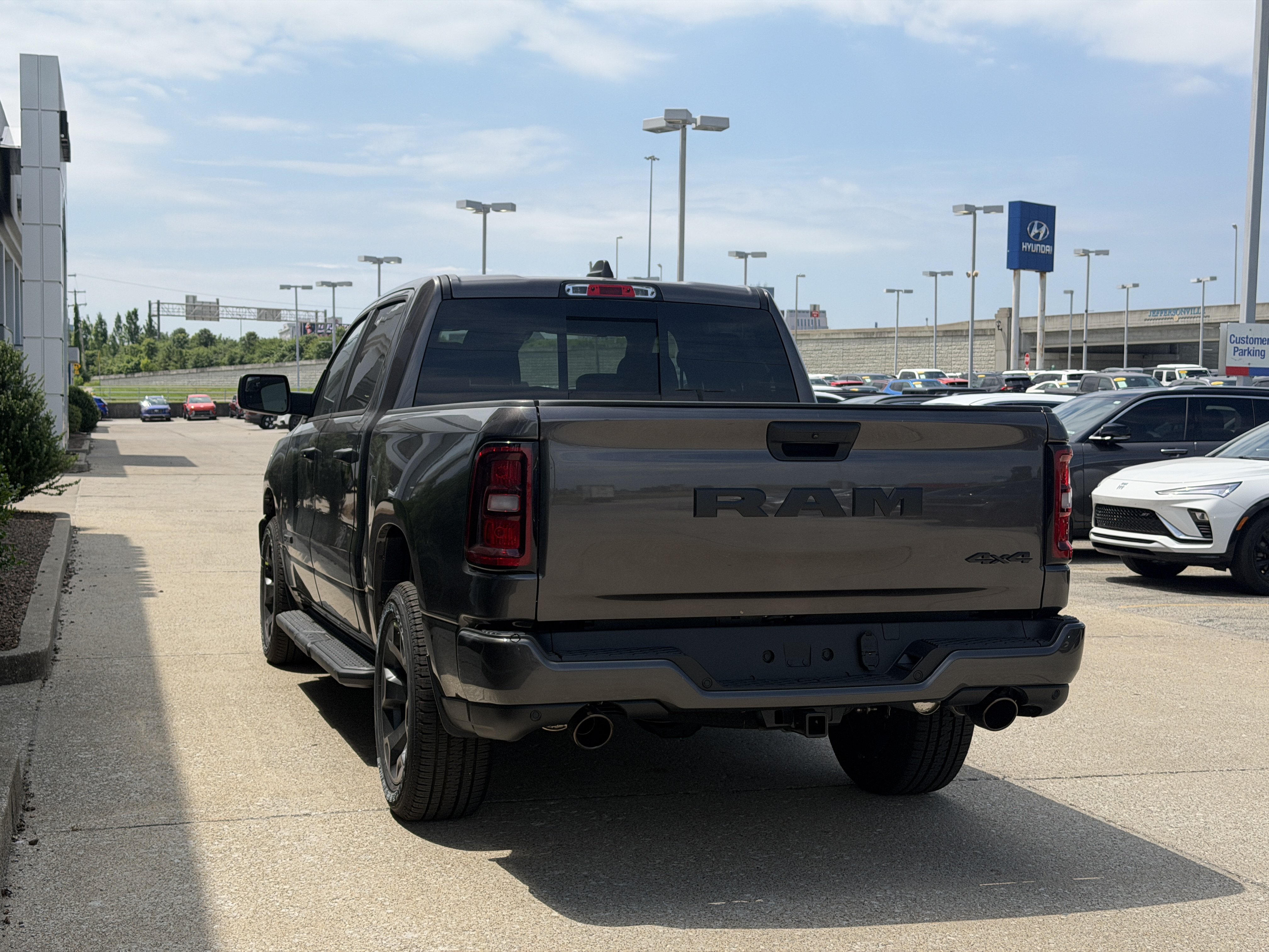 New 2026 RAM 1500 Express AWD/4WD image 7