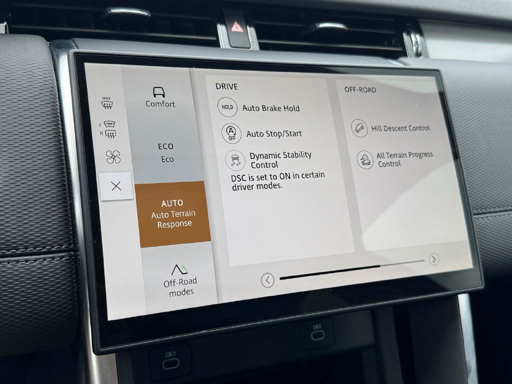 Certified 2025 Land Rover Discovery Sport Dynamic SE AWD/4WD image 17