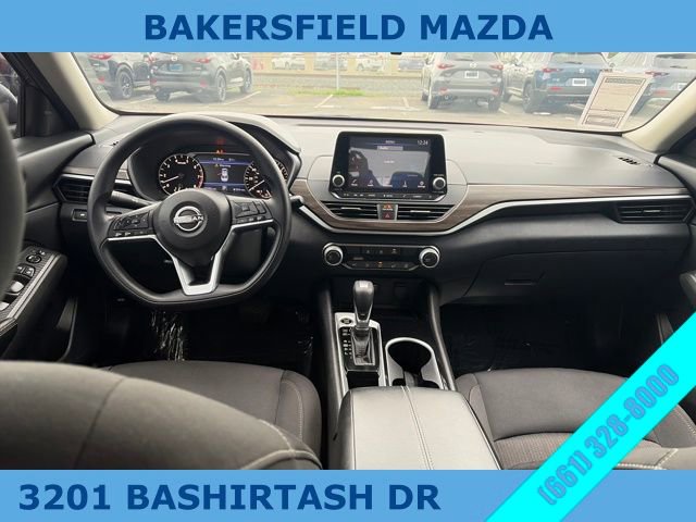 Used 2024 Nissan Altima 2.5 SV image 12