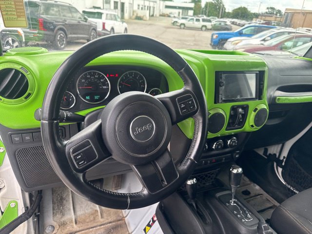 Used 2017 Jeep Wrangler Unlimited Rubicon AWD/4WD image 13