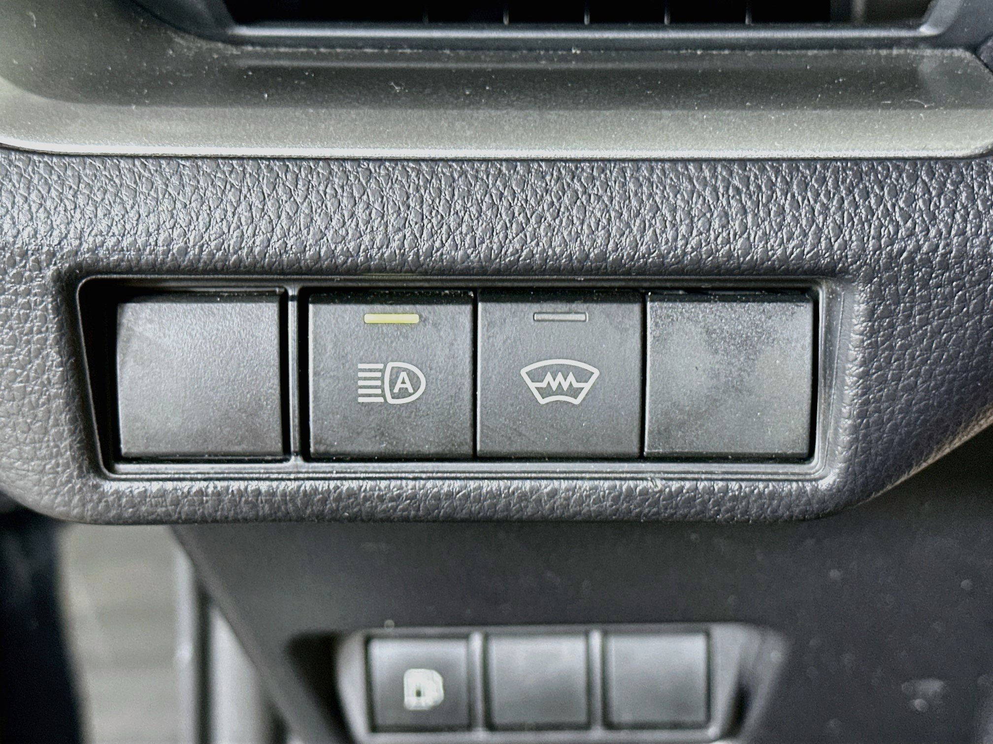 Used 2024 Toyota Prius LE FWD image 17