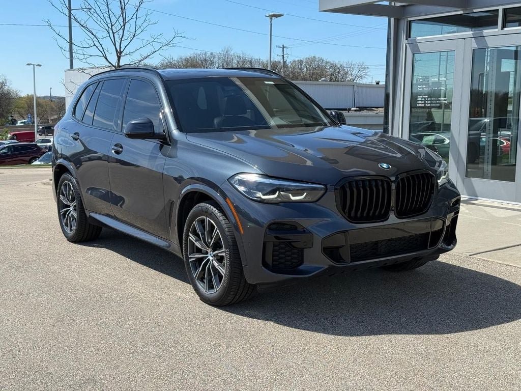 Used 2022 BMW X5 xDrive40i w/ M Sport Package