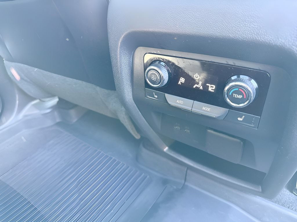 Used 2025 Chevrolet Traverse RS AWD/4WD image 30