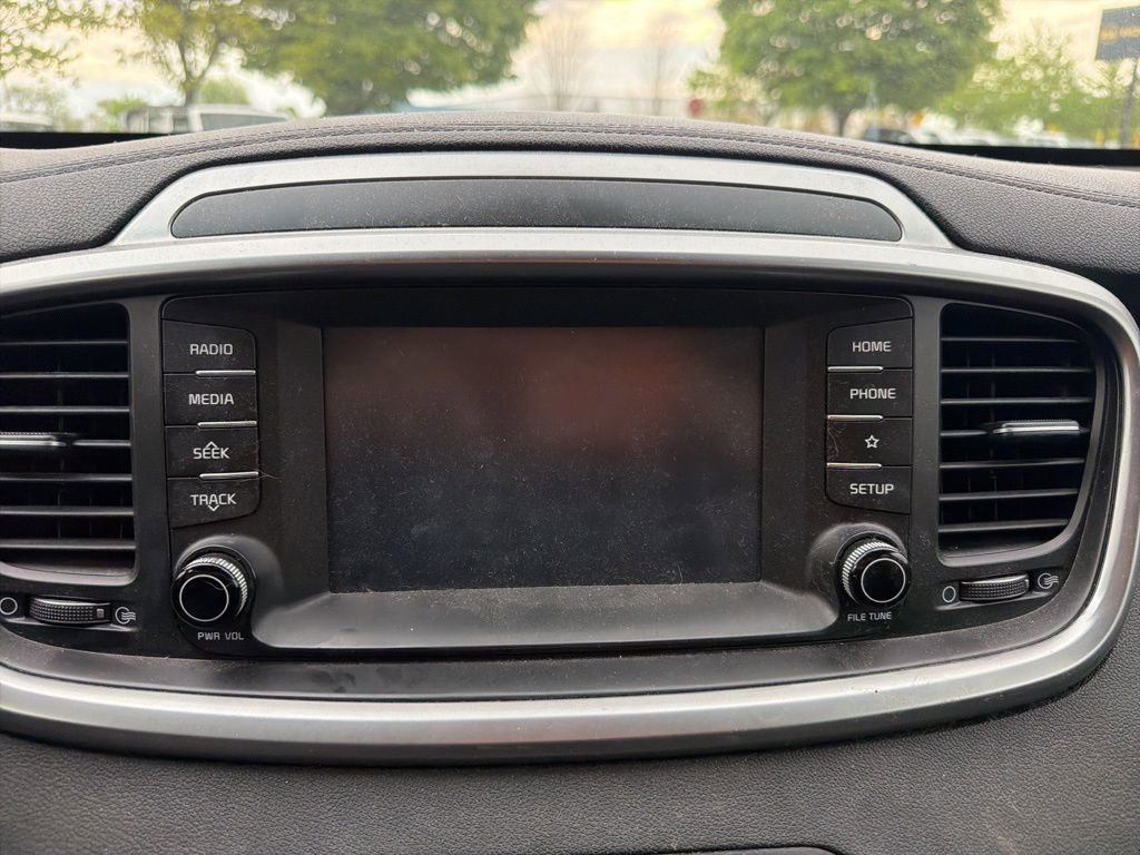 Used 2019 Kia Sorento LX image 12