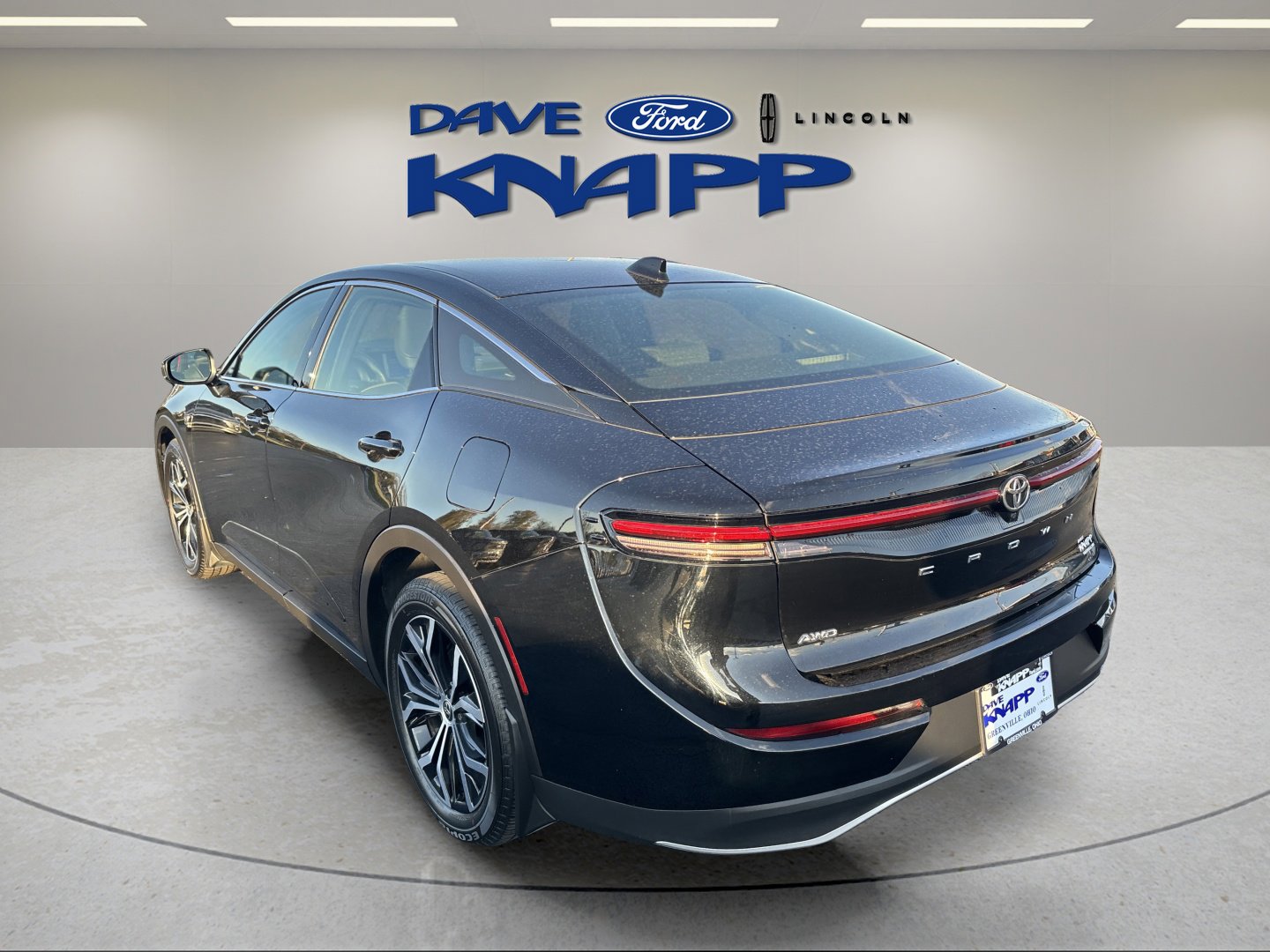 Used 2023 Toyota Crown XLE image 3