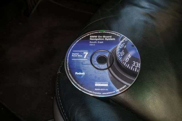 Used 2002 BMW Z8 RWD image 28