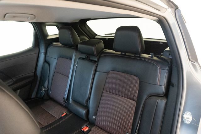 Used 2025 Nissan Kicks SR image 21