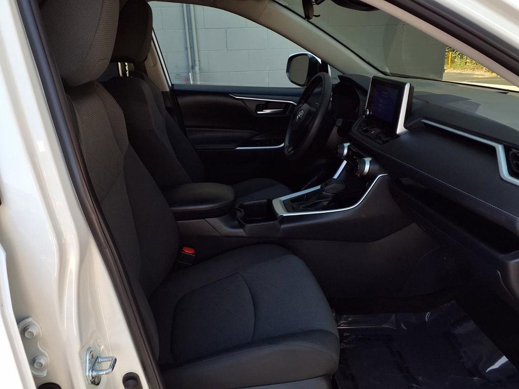 Certified 2025 Toyota RAV4 XLE w/ Convenience Package image 25