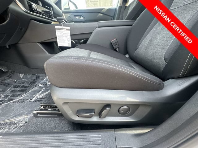 Certified 2026 Nissan Rogue SV AWD/4WD image 12