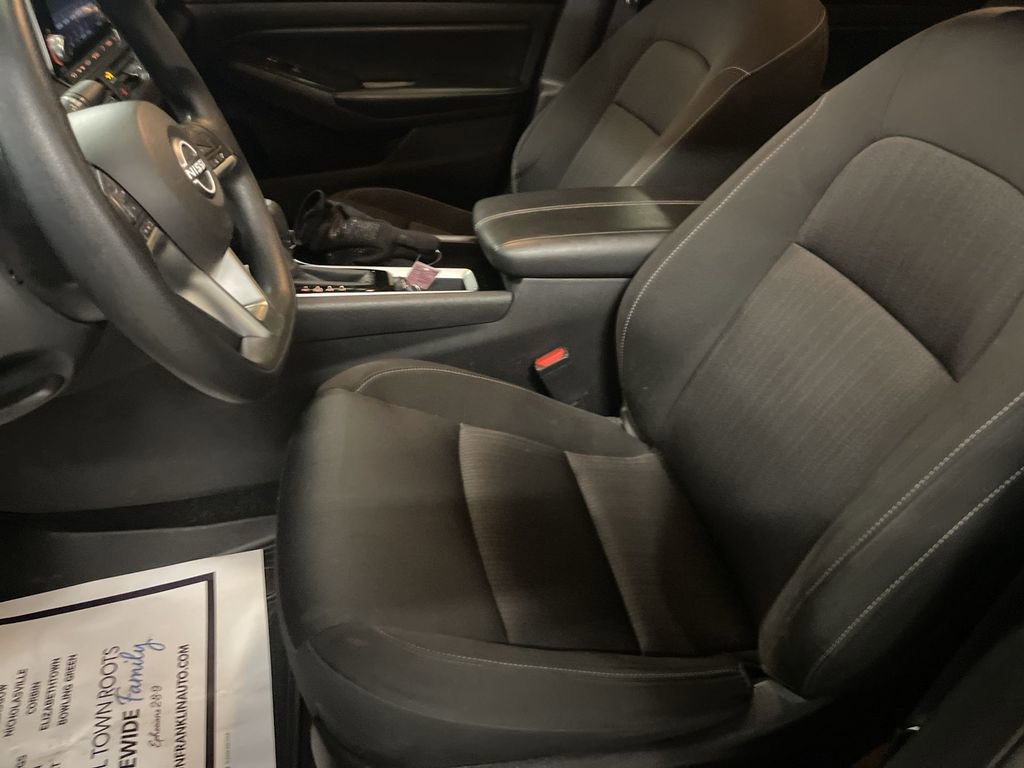 Used 2024 Nissan Altima 2.5 SV image 17