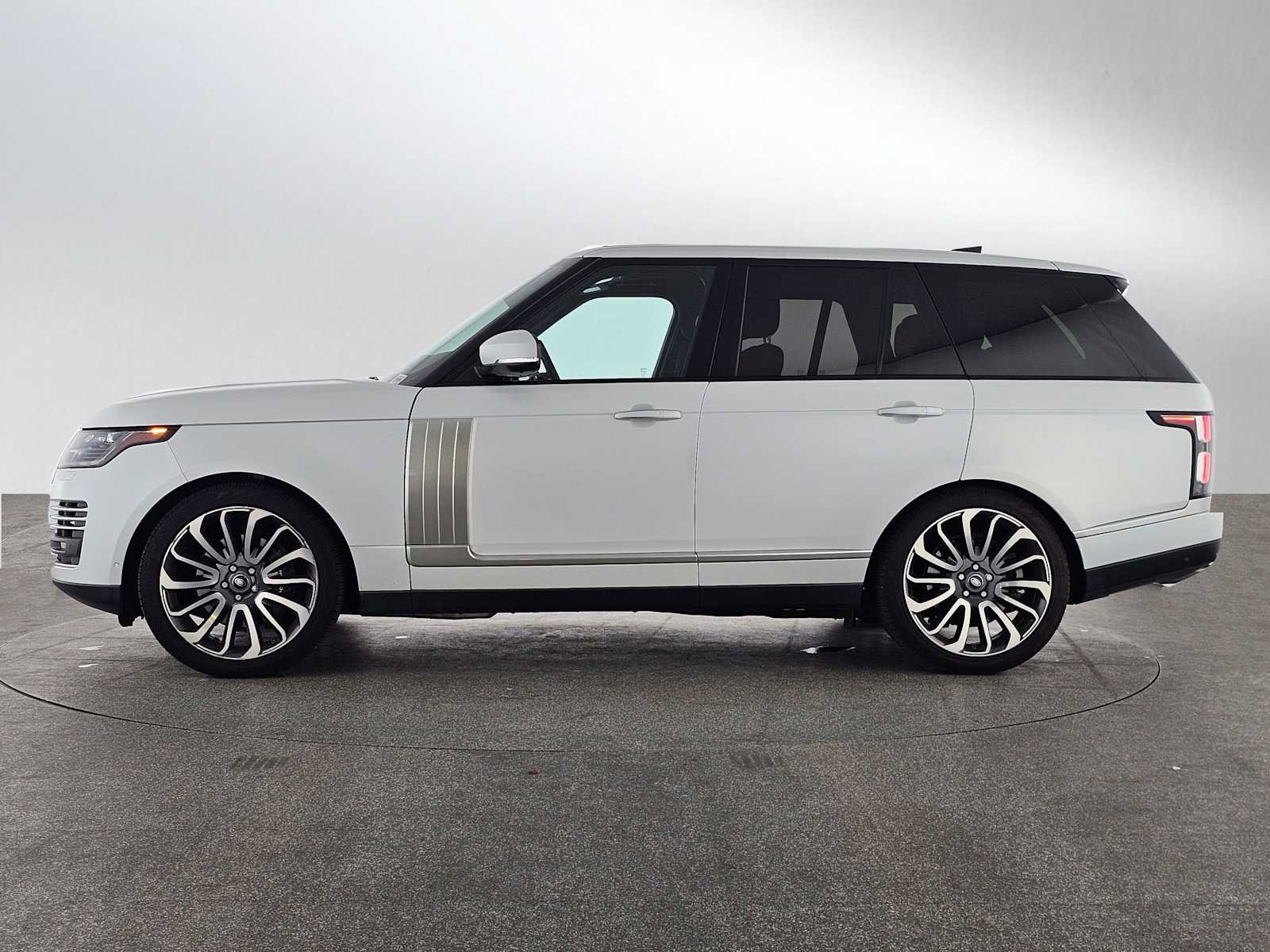 Used 2020 Land Rover Range Rover Autobiography image 2