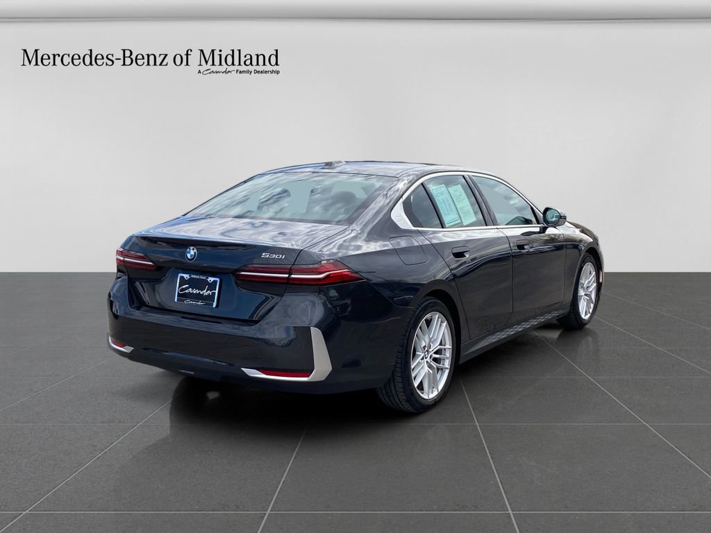 Used 2024 BMW 530i 530i Premium w/ Premium Package image 7