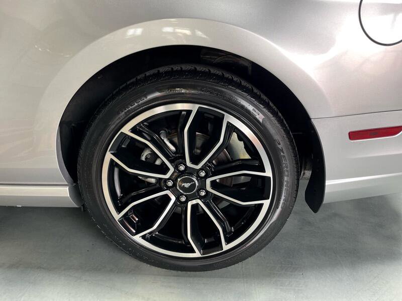Used 2013 Ford Mustang GT Premium image 16